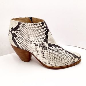 {Alberto Zago} Milano Ankle Bootie